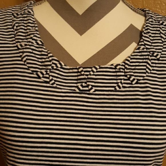 Liz & Co. Dressy t-shirt - Picture 2 of 4